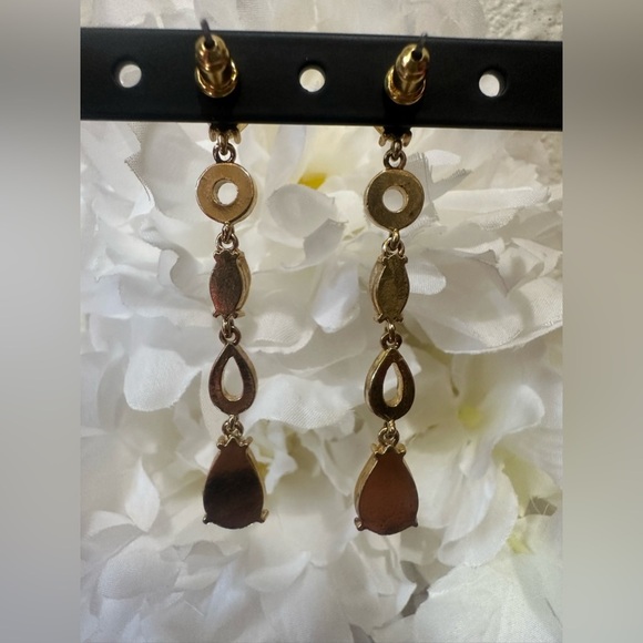Gorgeous Yellow Stone Color Earrings - Picture 3 of 4